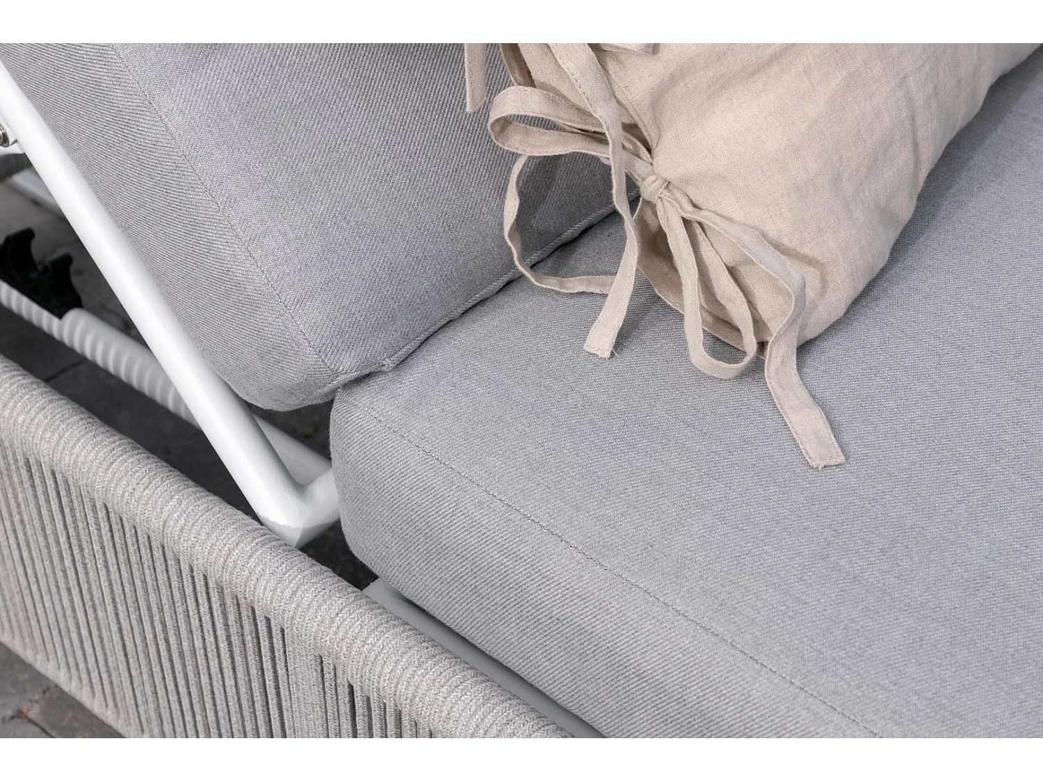 Virya ligstoel grijs, wit.