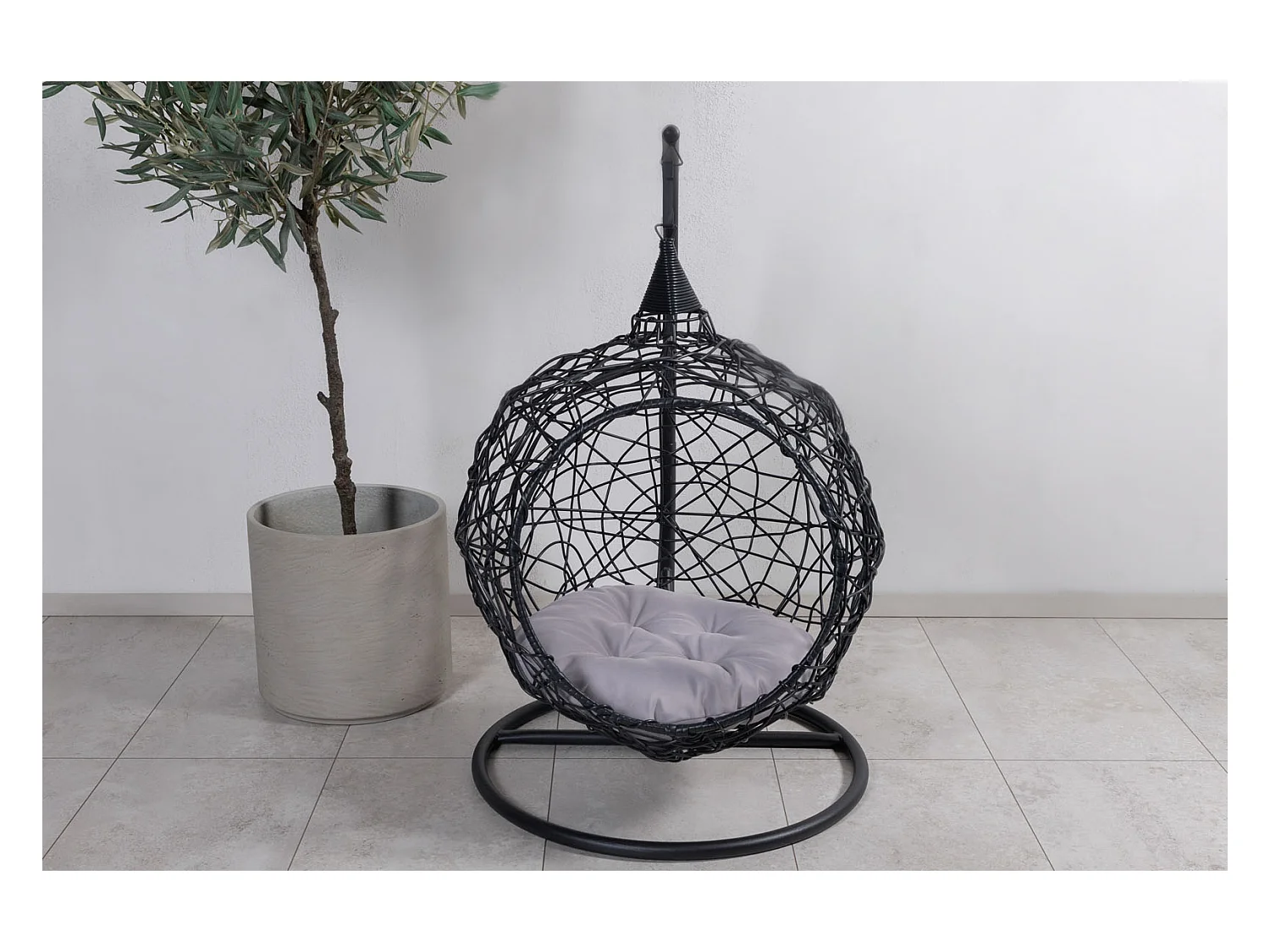 Lexi Chaise de jardin suspendue pour les enfants en noir.