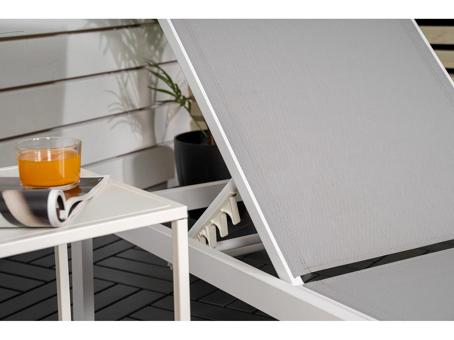 Copacabana Sonnenliege grau.