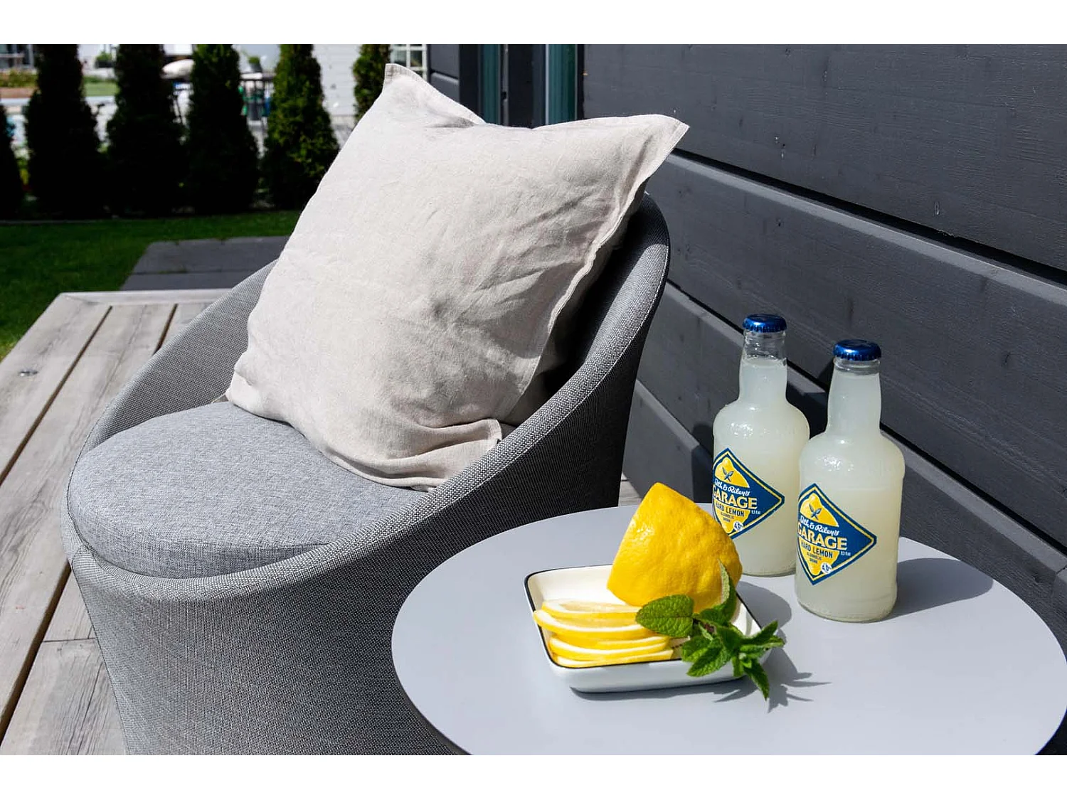Salon de Jardin Design "Spoga" 73cm Gris & Blanc