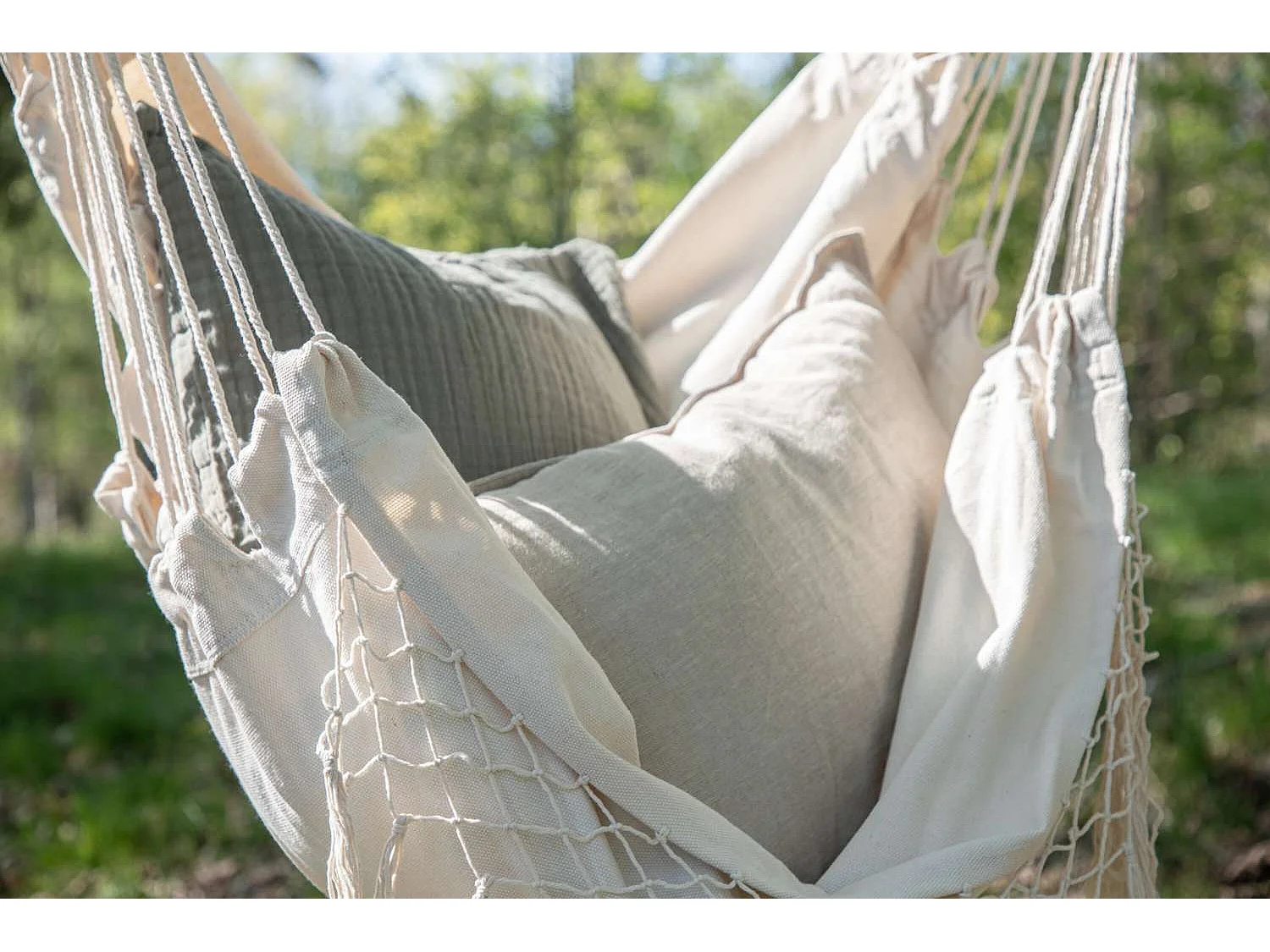 Culasi hangend tuinstoel incl. kussen wit.