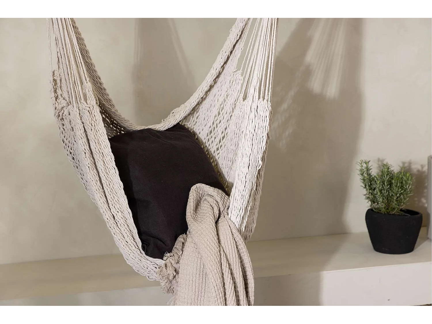 Kalino hangend tuinstoel offwhite.