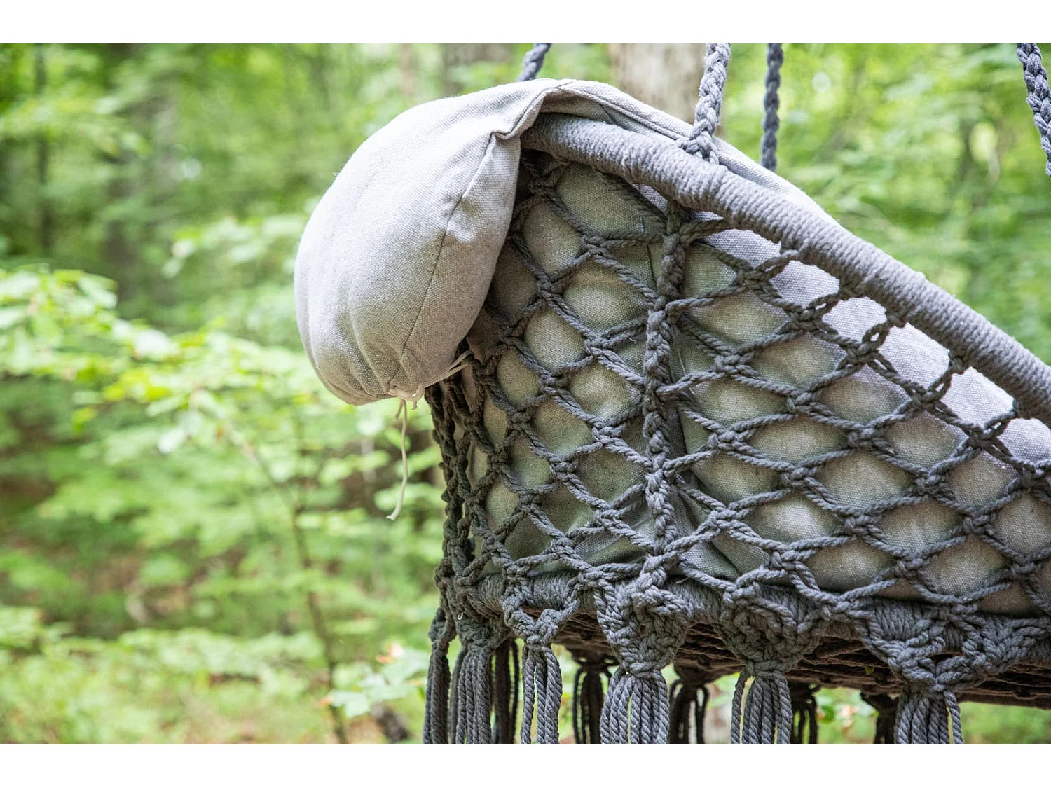 Hamtic fauteuil suspendu avec coussin gris.