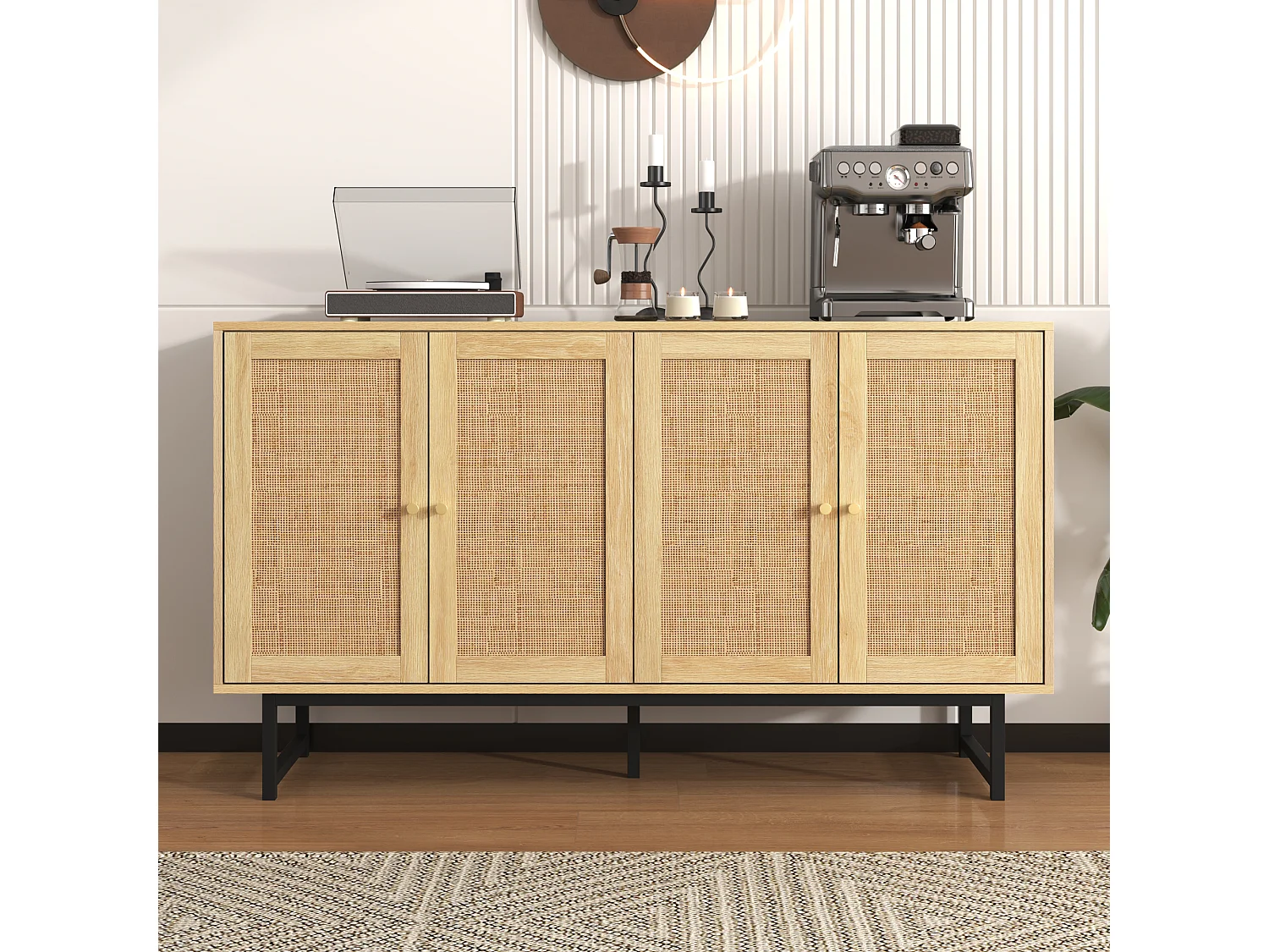 Credenza con 4 ante e 18 scomparti, con dettagli in rattan, gambe in metallo nero, legno (140x39,5x80 cm)