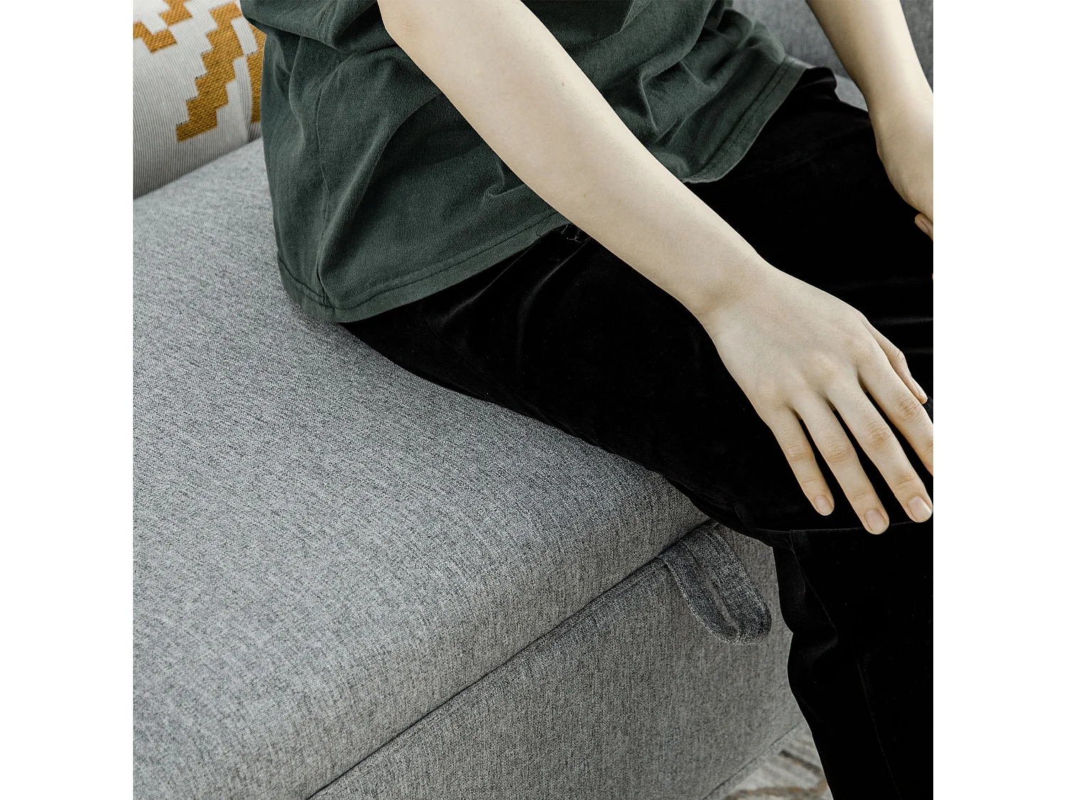 Banc de rangement avec accoudoirs, design élégant, polyester, gris clair, siège rembourré (140x49x68 cm)