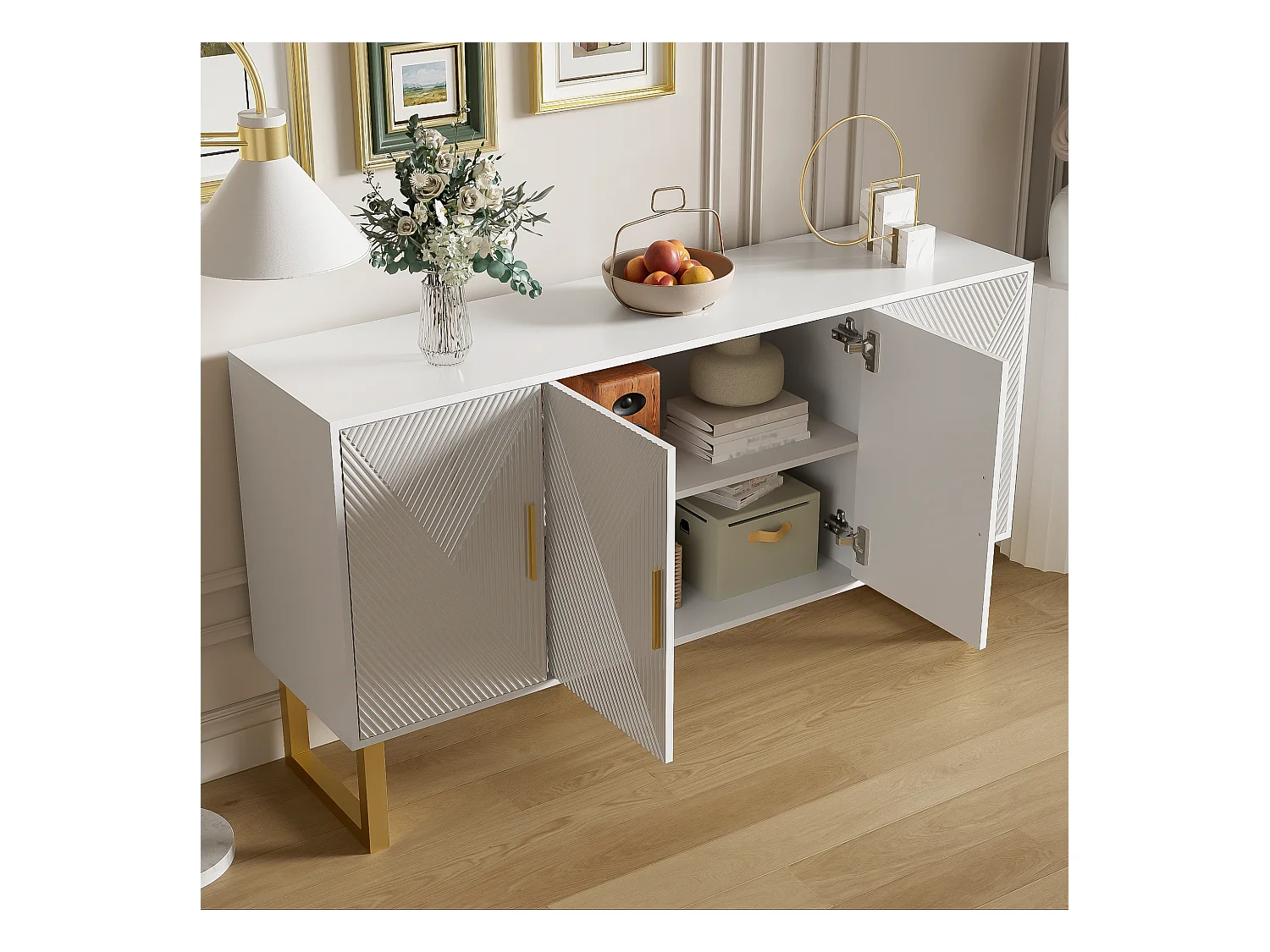 Buffet moderne en blanc laqué, portes texturées et poignées dorées, 4 portes, étagères réglables (150x40x82 cm)