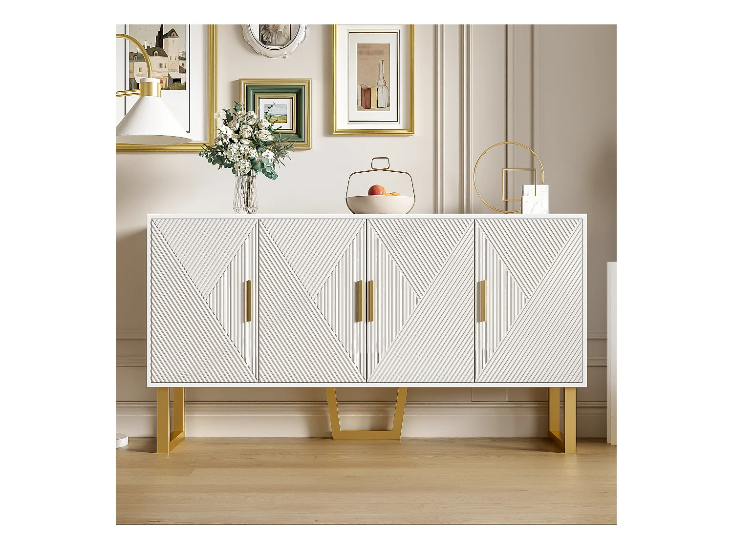 Modern dressoir in witte lak, structuurdeuren en gouden handgrepen, 4 deuren, verstelbare planken (150x40x82 cm)