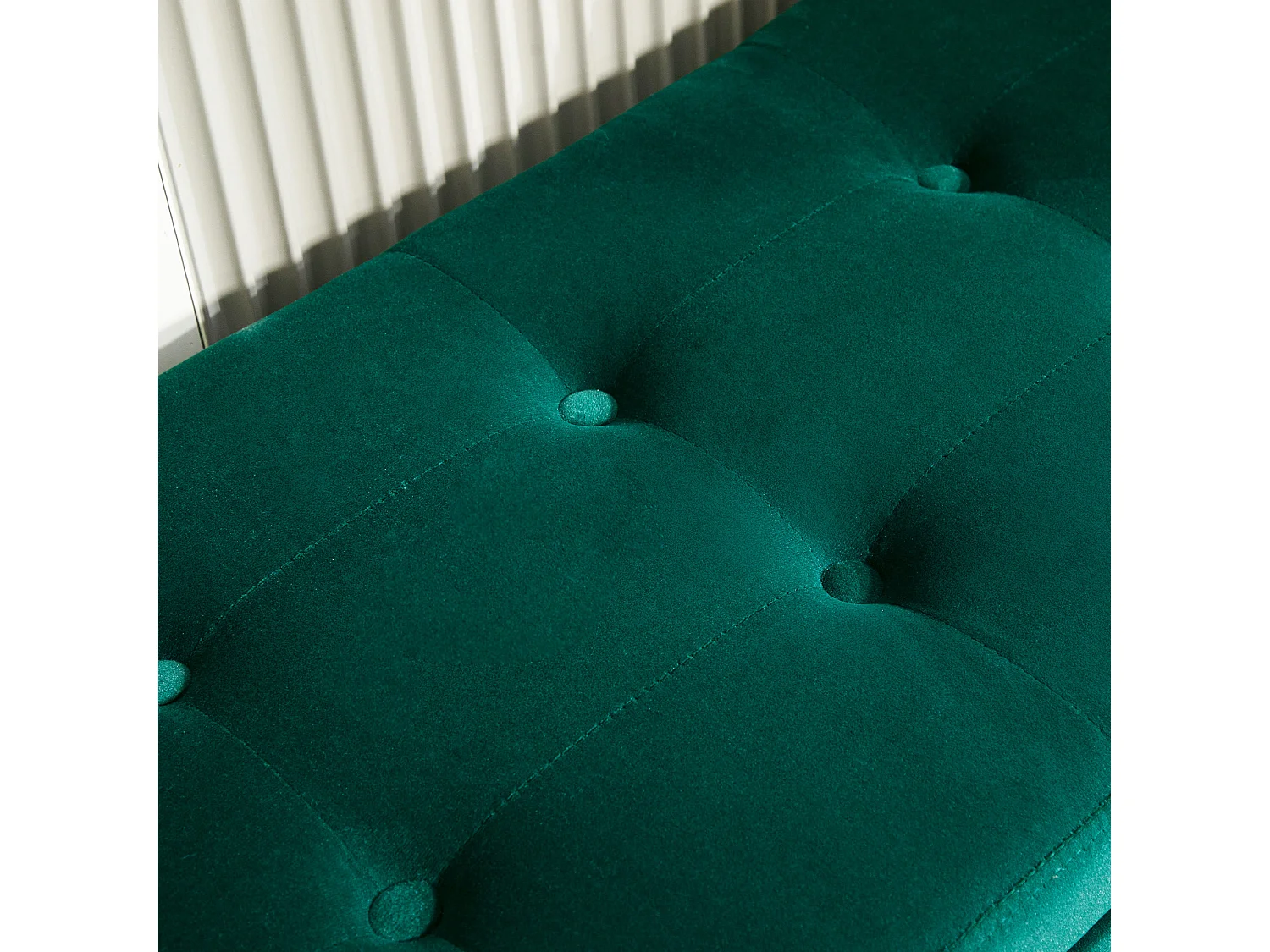 Banc de rangement avec accoudoirs, coussin rembourré en velours, structure en bois, vert (107x42x65 cm)