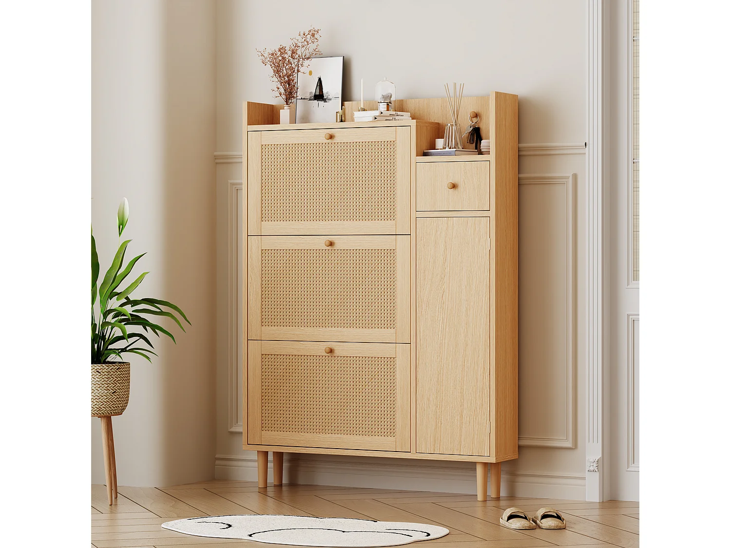 Armoire à chaussures en MDF avec portes en rattan, 3 portes basculantes et 1 tiroir, pieds et poignées en bois, couleur naturelle (90x17x125 cm)