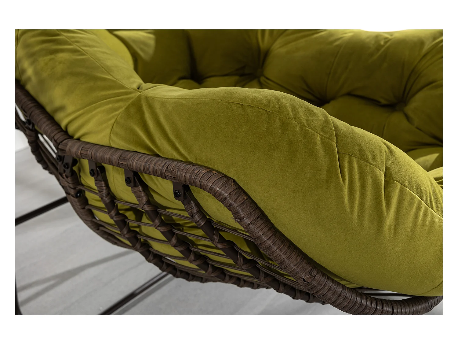 Chaise à bascule d'extérieur en rotin avec coussin en coton, dossier réglable, structure en acier inoxydable, coussin vert olive (43,7 x 37,2 x 31,5 cm)