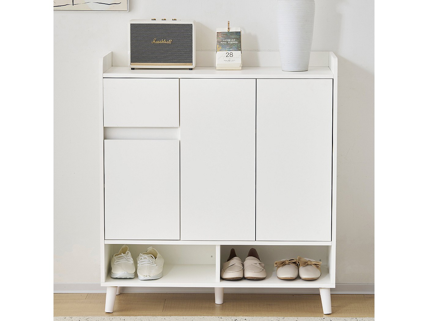 Schoenenrek Margherita, Multifunctioneel Entreemeubel Met 5 Vouwdeuren Moderne Schoenenkast 100 Made In Italy 67x18h184 Cm Cement En Wit