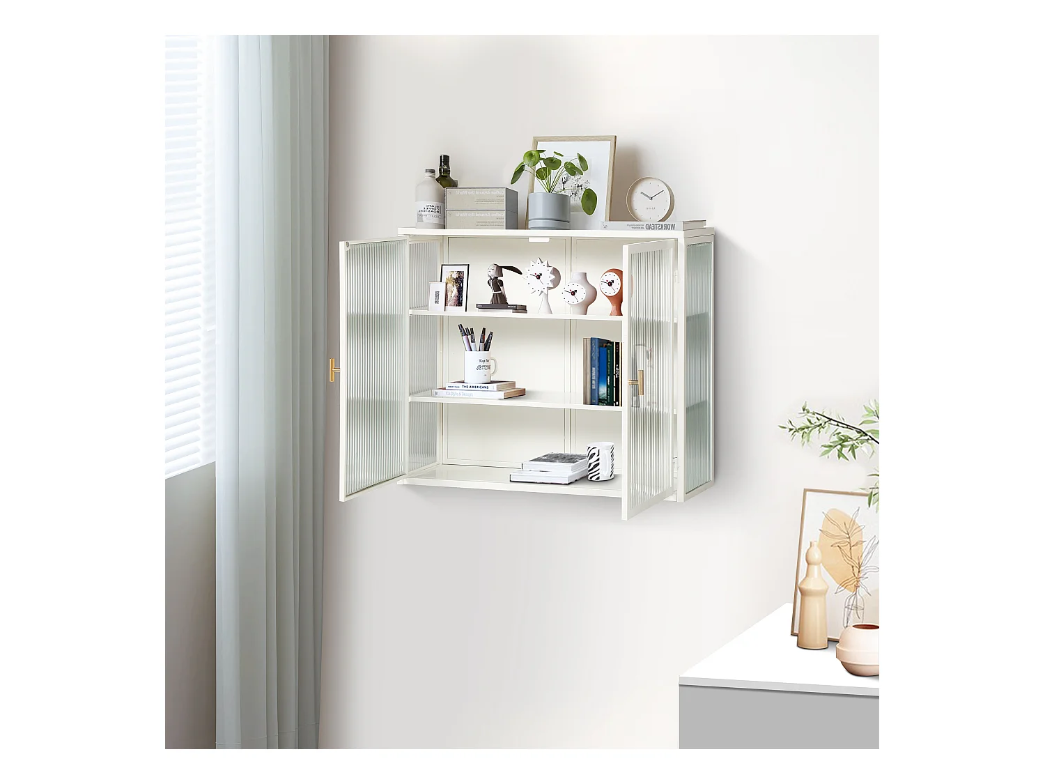 Wandkast met glazen deuren, 2 deuren, 3 opbergniveaus, metaal en glas, antiekwit (70x23,01x59,99 cm)