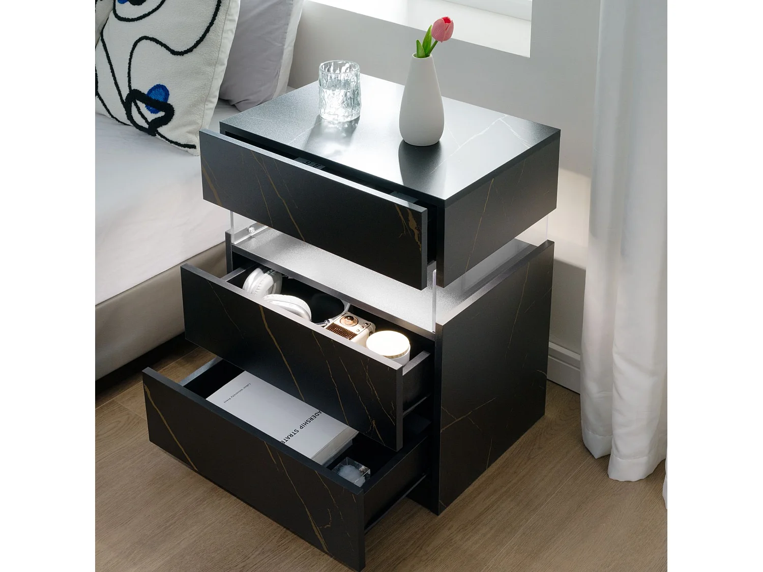 Table de chevet LED avec 3 tiroirs, table de chevet LED acrylique, noir+or, MDF, (48x38x61cm)