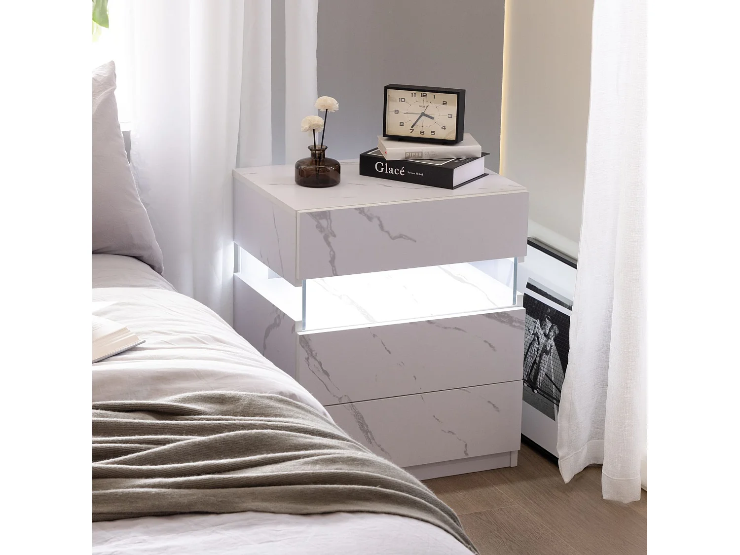 Table de chevet LED avec 3 tiroirs, plateau en acrylique, lumière RGB, MDF, blanc (48x38x61cm)