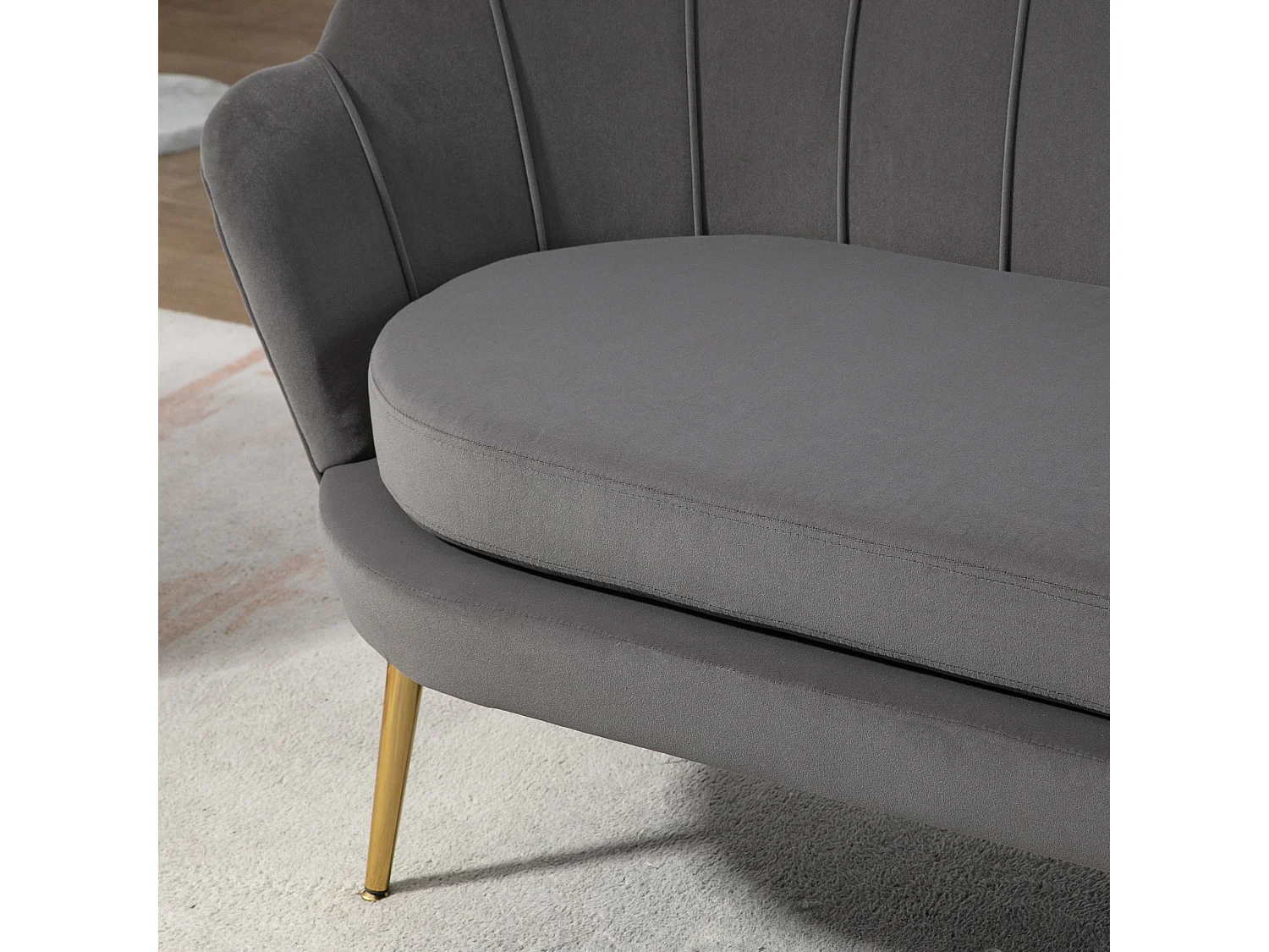 Szara sofa prosta - Sofa z poduszkami i podłokietnikami - do salonu i sypialni