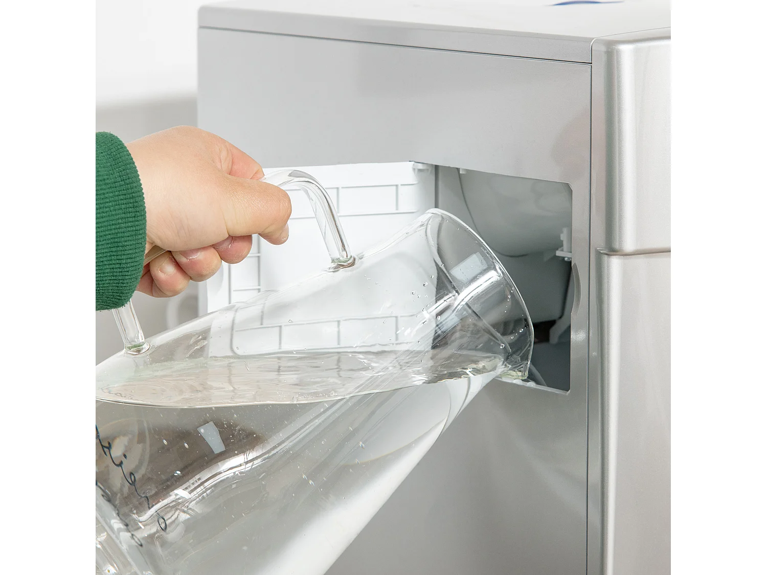 Machine à glaçons, 9 glaçons en 6-10 minutes, 12 kg/24h, réservoir 2 L, fonction auto-nettoyante, affichage LCD (38.9x25.2x36.3 cm)