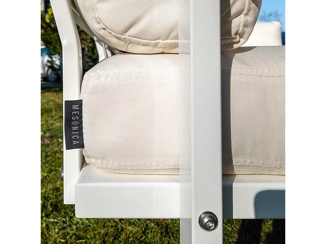 Soledo 4-zitsbank in lichtbeige - wit frame