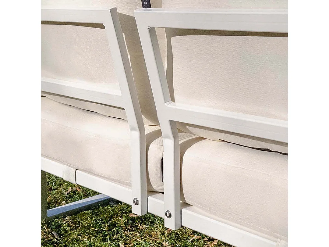 Soledo 4-zitsbank in lichtbeige - wit frame