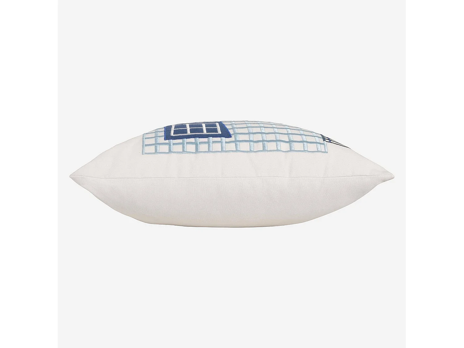 Habitat - Coussin brodé en coton - 45 x 45 cm - Bleu - Design by Floriane Jacques - Dedale