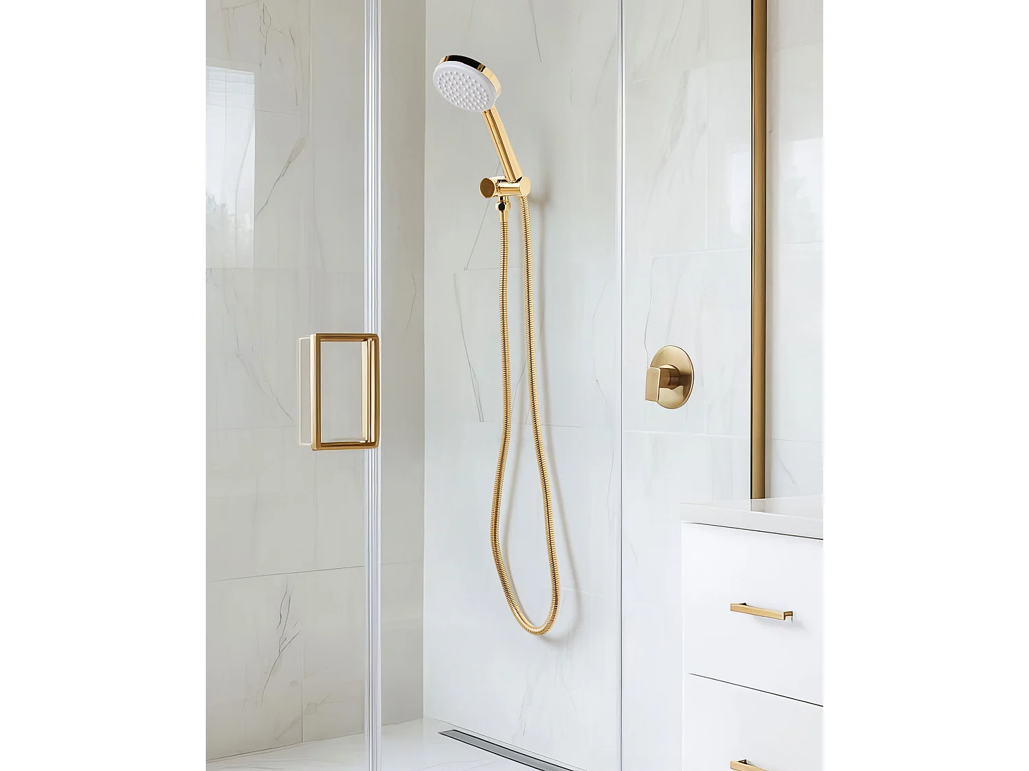 Kit de pommeau de douche avec tuyau flexible AYPATE Doré