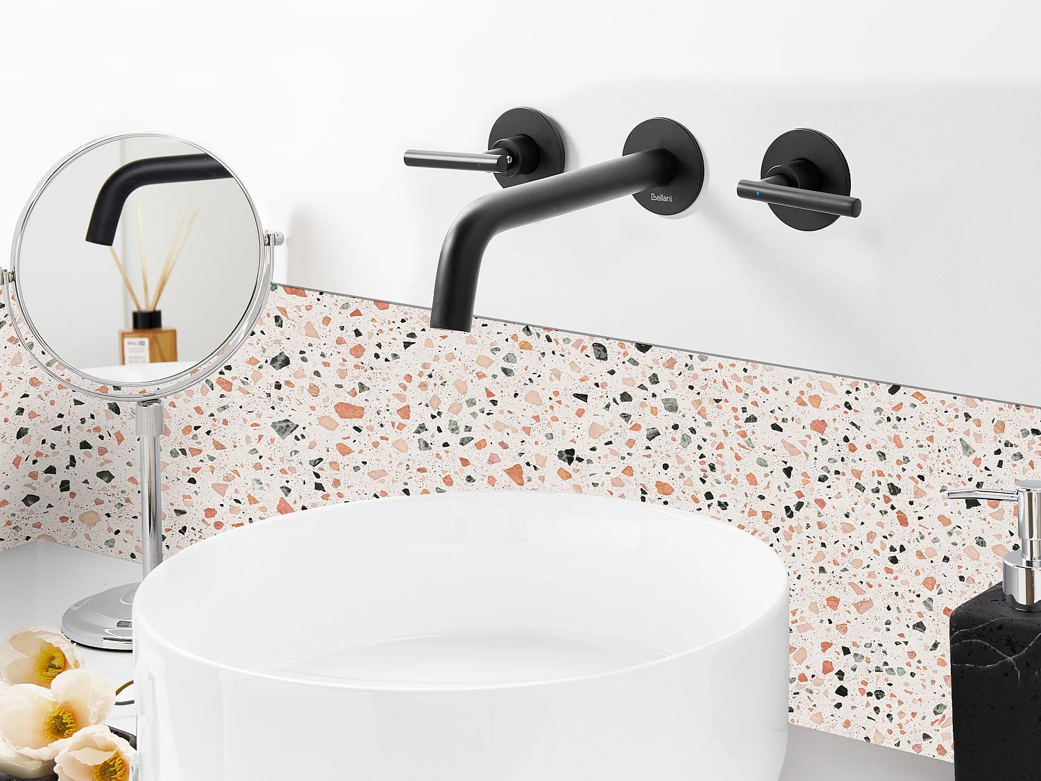 Robinet de lavabo mural ISHINCA Laiton Noir