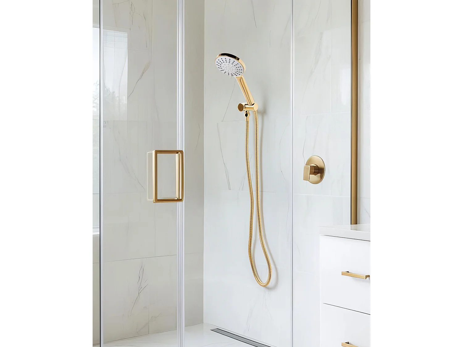 Kit de pommeau de douche avec tuyau flexible UCHIZA 5 modes Doré