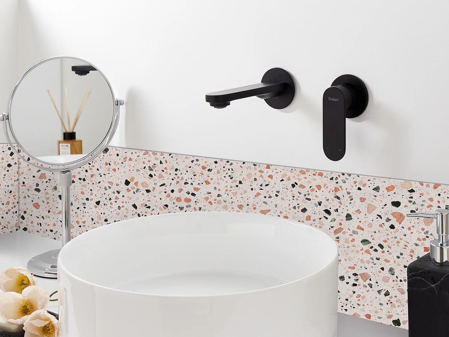 Robinet de lavabo mural GUATAVIA Laiton Noir