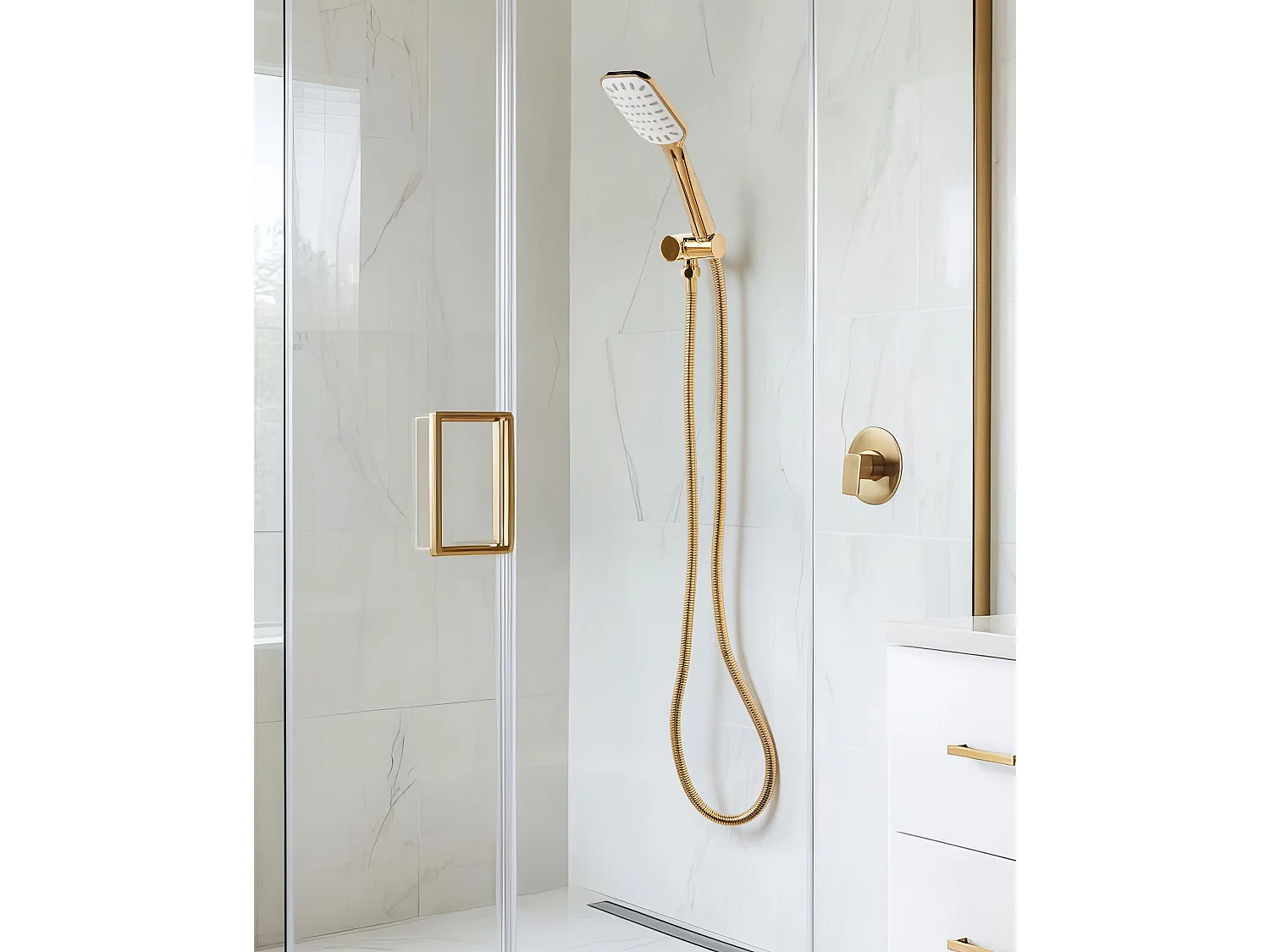 Kit de pommeau de douche avec tuyau flexible AMAJA Doré