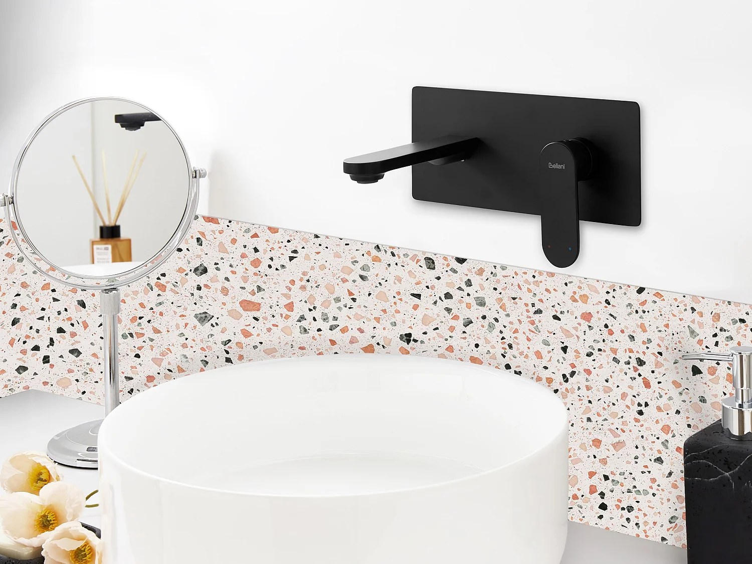 Robinet de lavabo mural CHUNGARA Laiton Noir