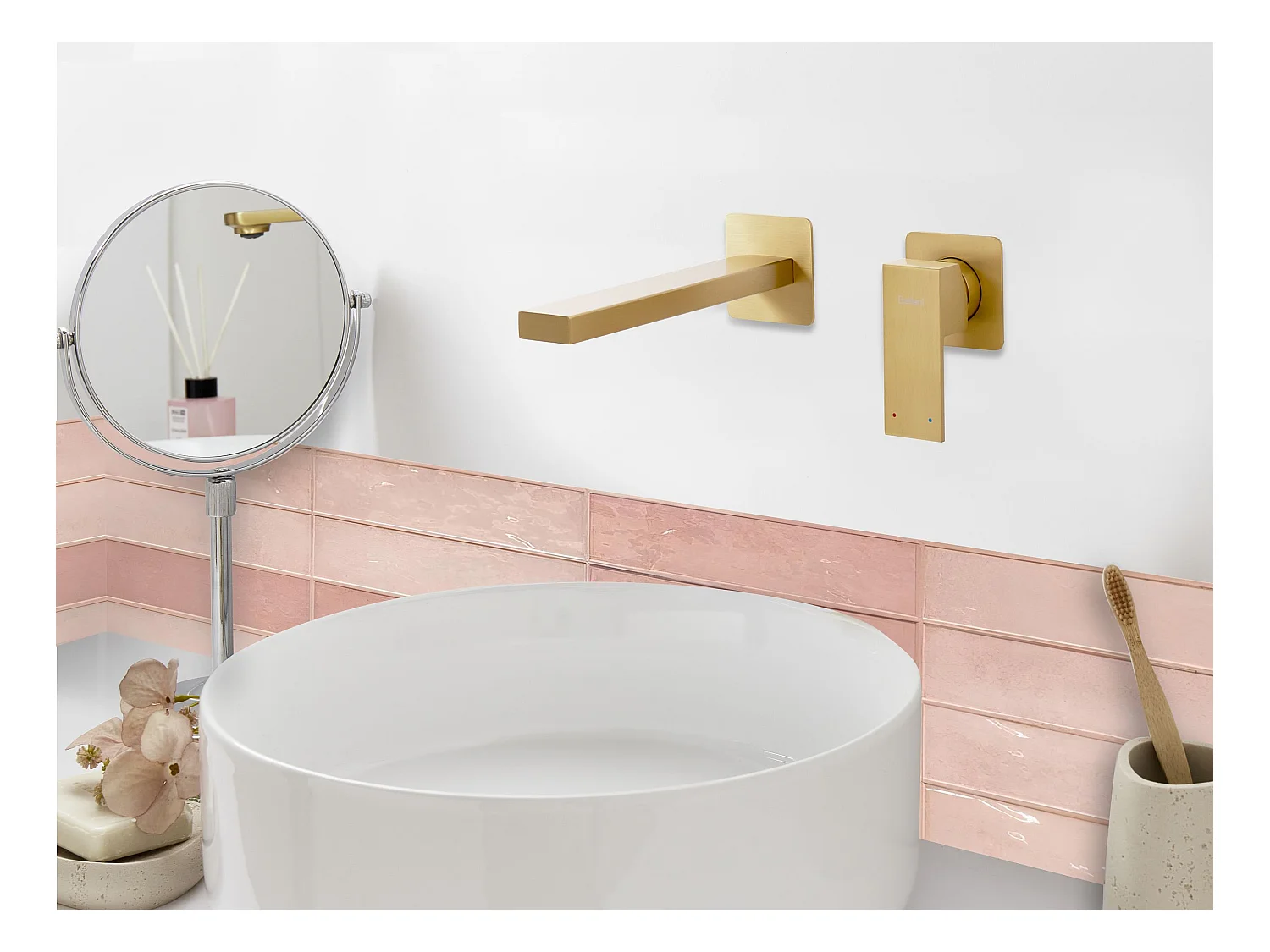 Robinet de lavabo mural ANTOFAGASTA Laiton Doré