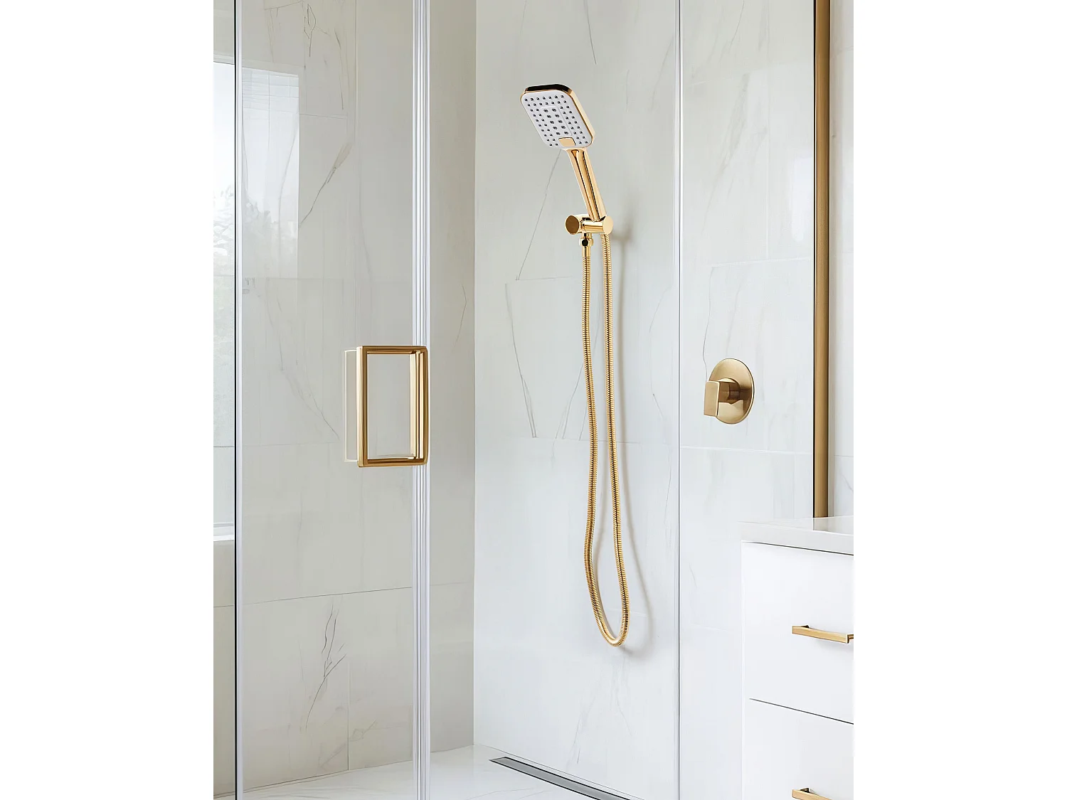 Kit de pommeau de douche avec tuyau flexible TINGO 4 modes Doré