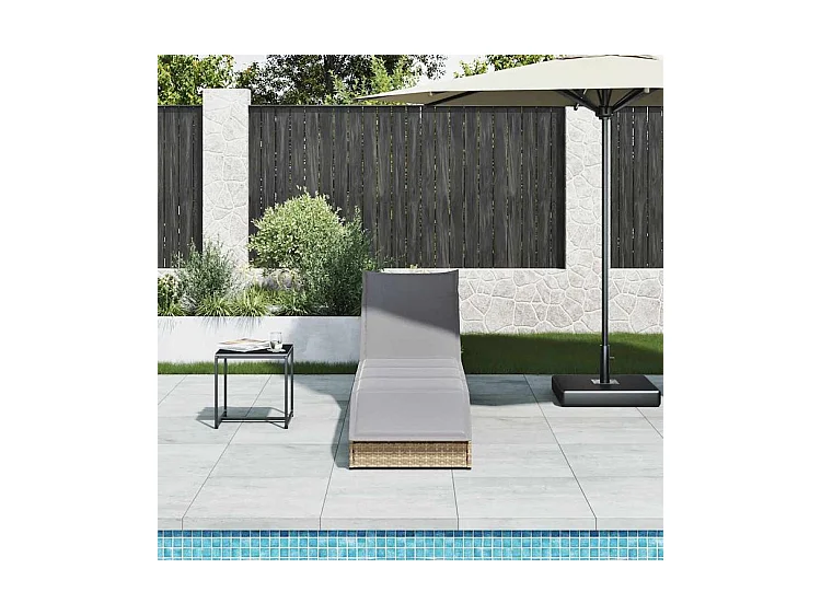 Chaise longue pliante coussin et rangement beige résine tressée