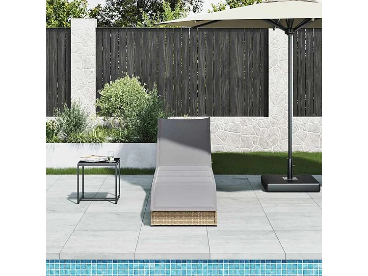 Chaise longue pliante coussin et rangement beige résine tressée