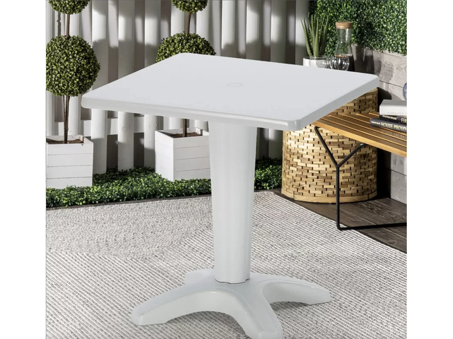 Petite table de jardin carré ZAKOR – Fonctionnelle et pensée pour durer-Blanc