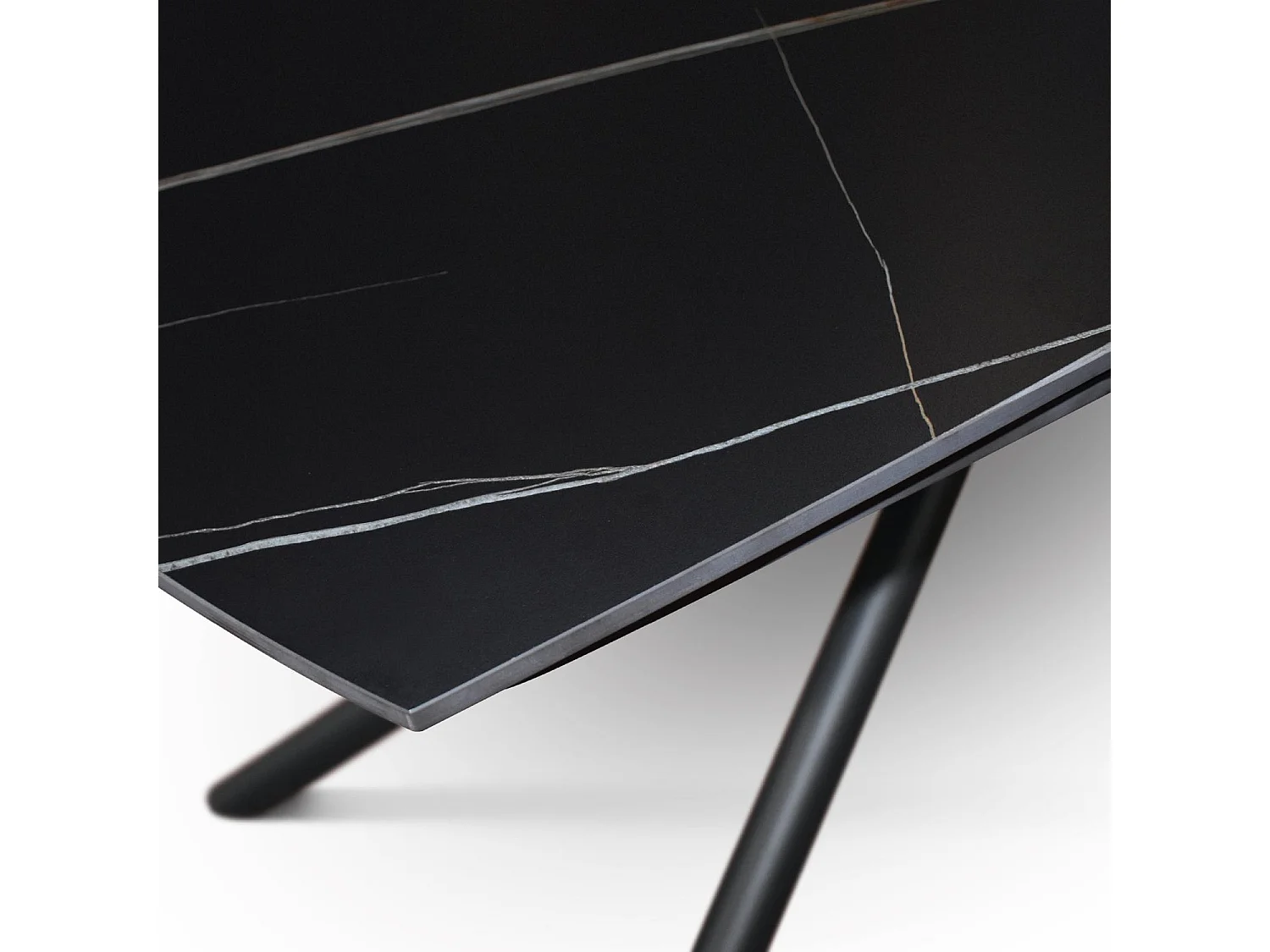 Table en céramique noire, piètement en métal noir, extensible 160x90 - 240x90 cm - BONIFACIO