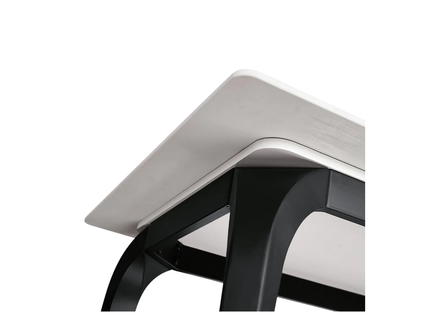 Table en céramique, effet marbre blanc et pieds en métal noir, 140x80x76 cm - ALERIA