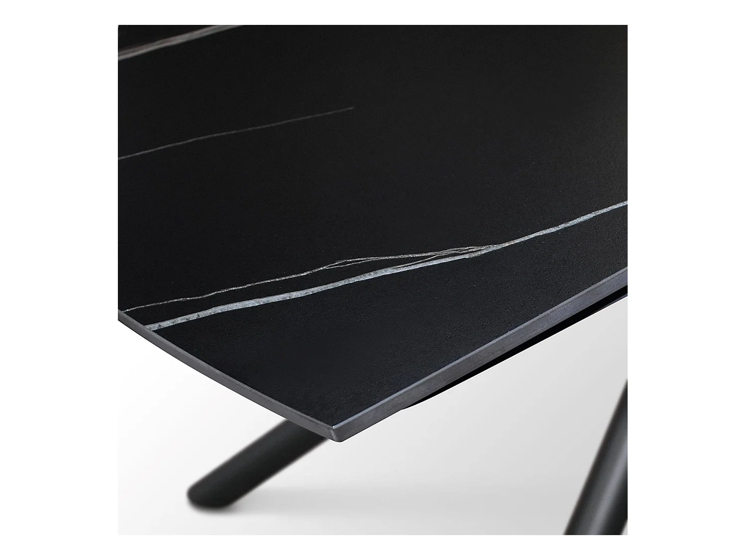 Tisch aus schwarzer Keramik, schwarzes Metallgestell, ausziehbar 120x88-180x88 – BONIFACIO