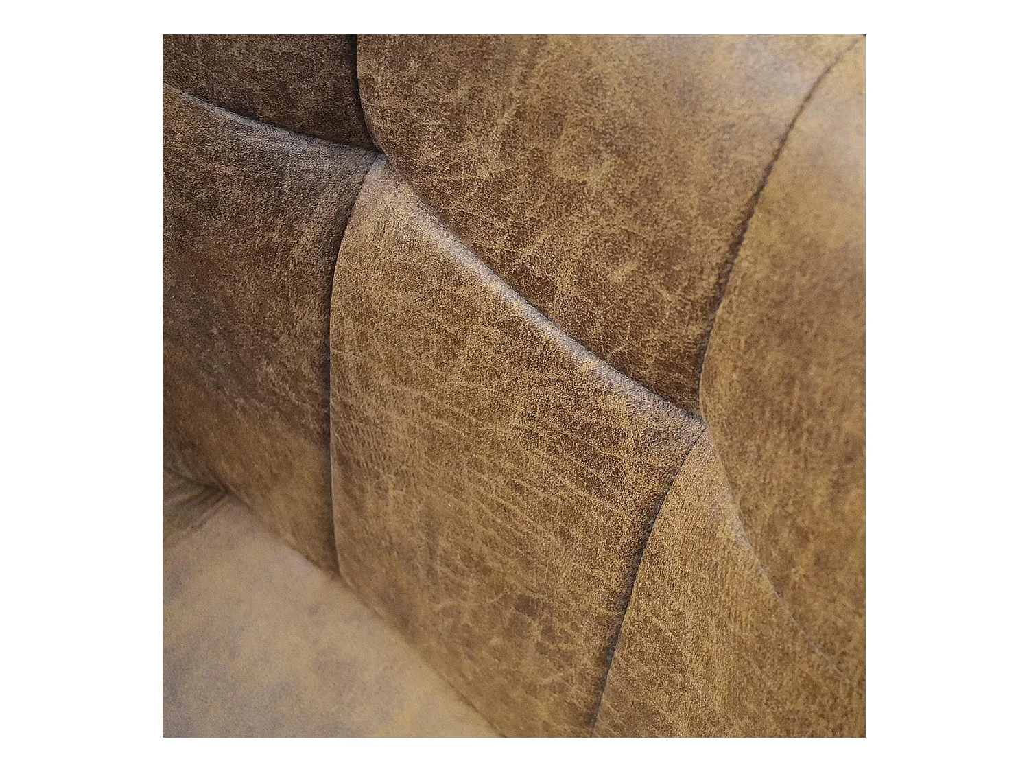 Ensemble de 4 chaises en simili cuir camel et pieds en métal noir, avec accoudoirs - PARIGI