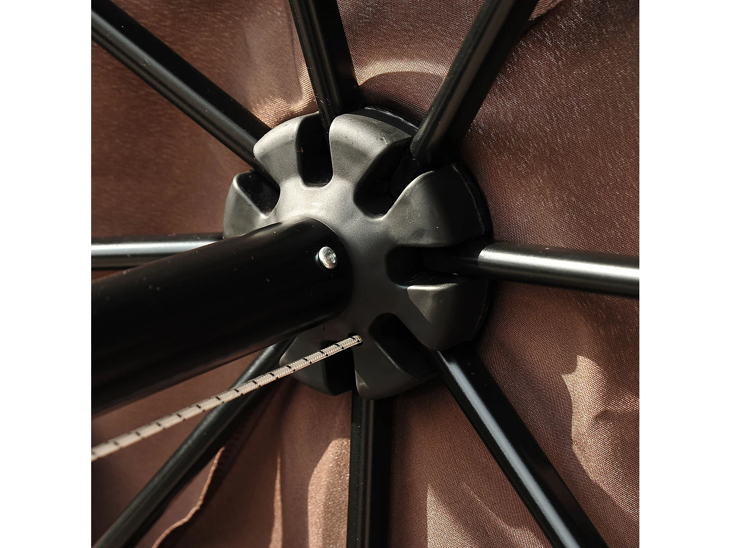 Parasol en métal rond polyester 180g/m² manivelle inclinable Ø 3 x 2,45 m chocolat