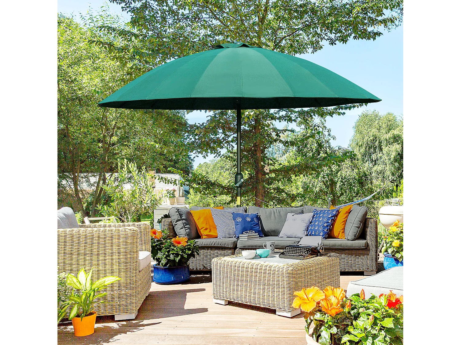 Parasol inclinable rond avec manivelle métal fibre de verre Ø 2,55 m polyester haute densité vert