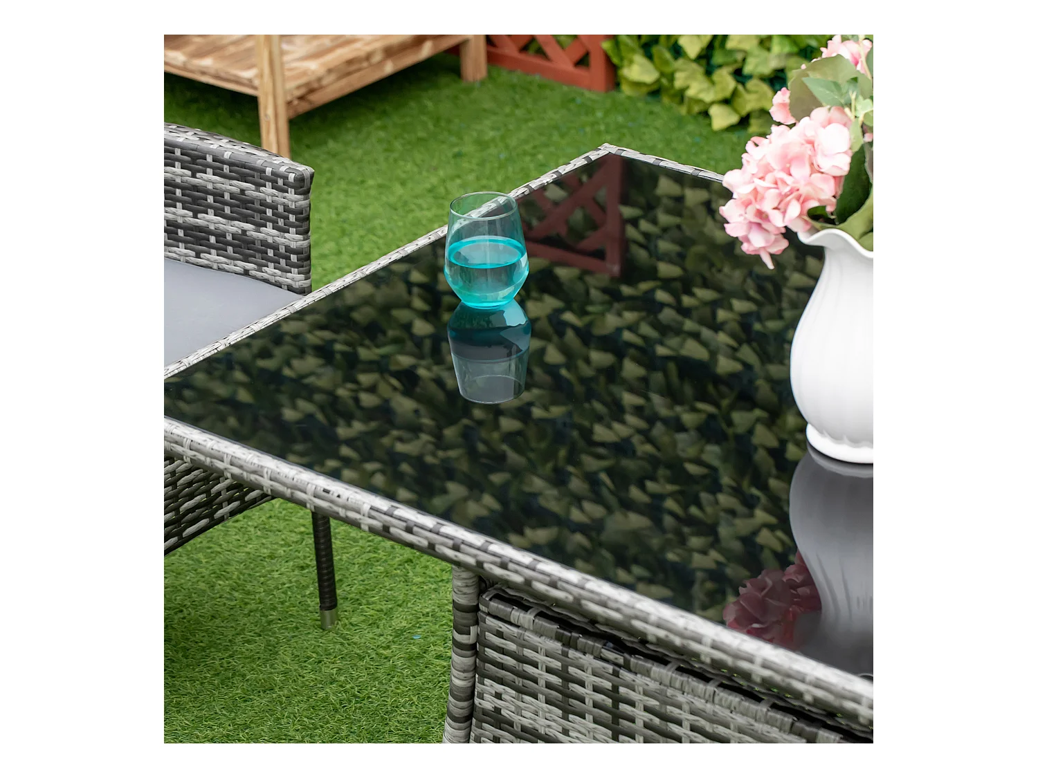 Polyrotan tuintafel met veiligheidsglas blad, modern design, metaal, grijszwart (150x85x74cm)