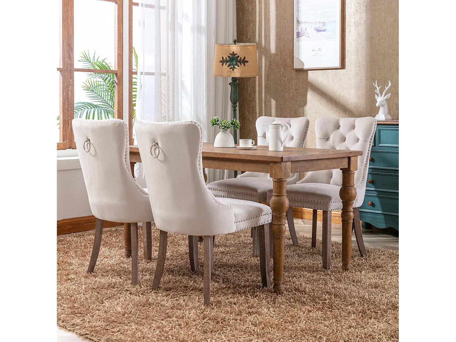 Sedia da pranzo moderna con braccioli, velluto, base in legno massello, con chiodi decorativi, beige (65x50x95 cm)