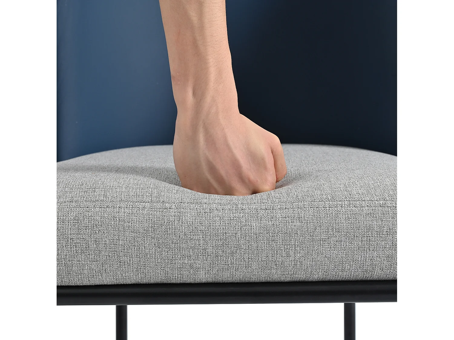 sedie di design contemporaneo con gambe inclinate, metallo e legno, grigio e blu navy (55x55x85cm)