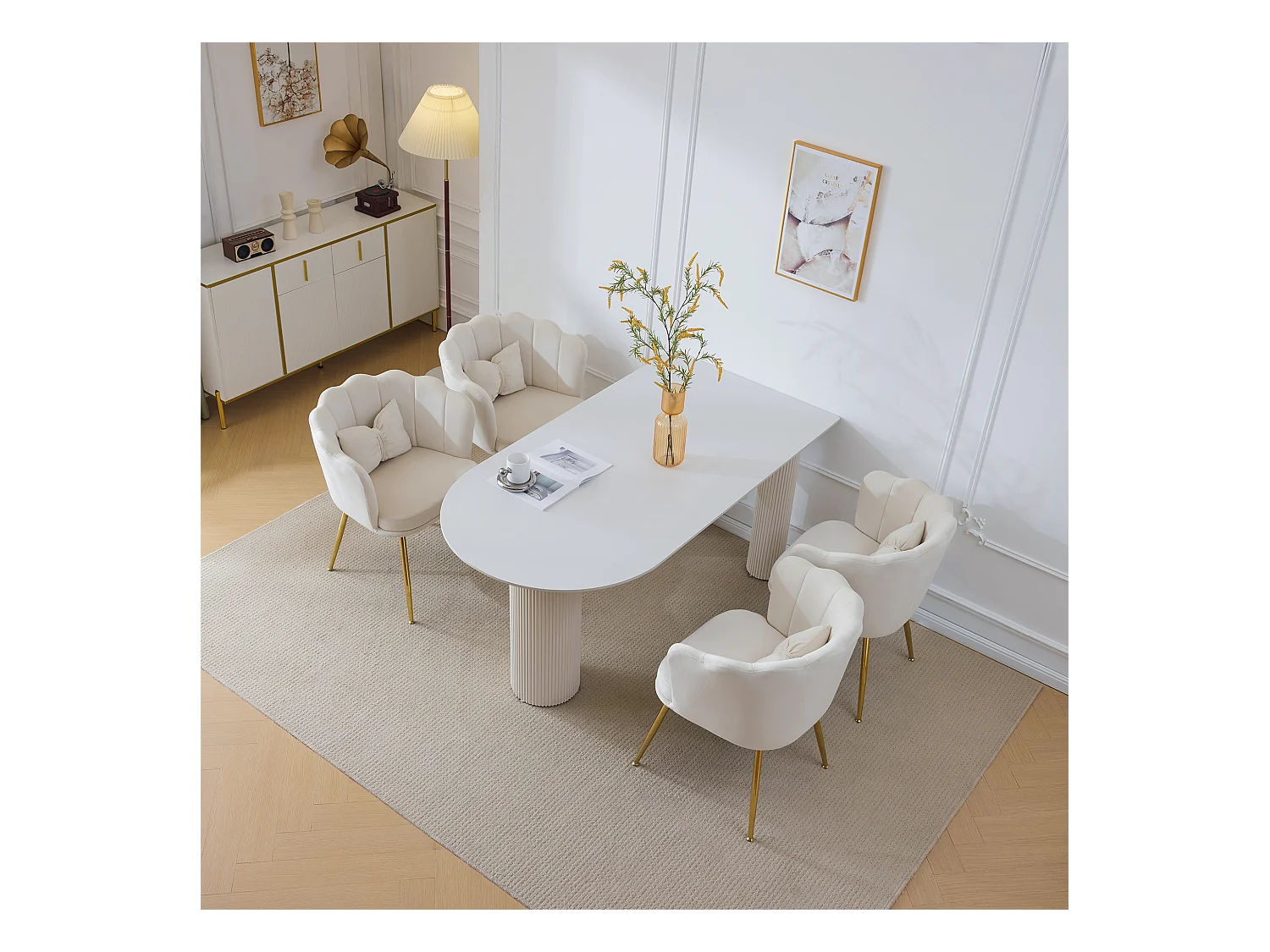 Set van 4 moderne fluwelen stoelen, woonkamerfauteuils met bloemblaadjesrugleuning, gouden metalen poten (63x58x77 cm)