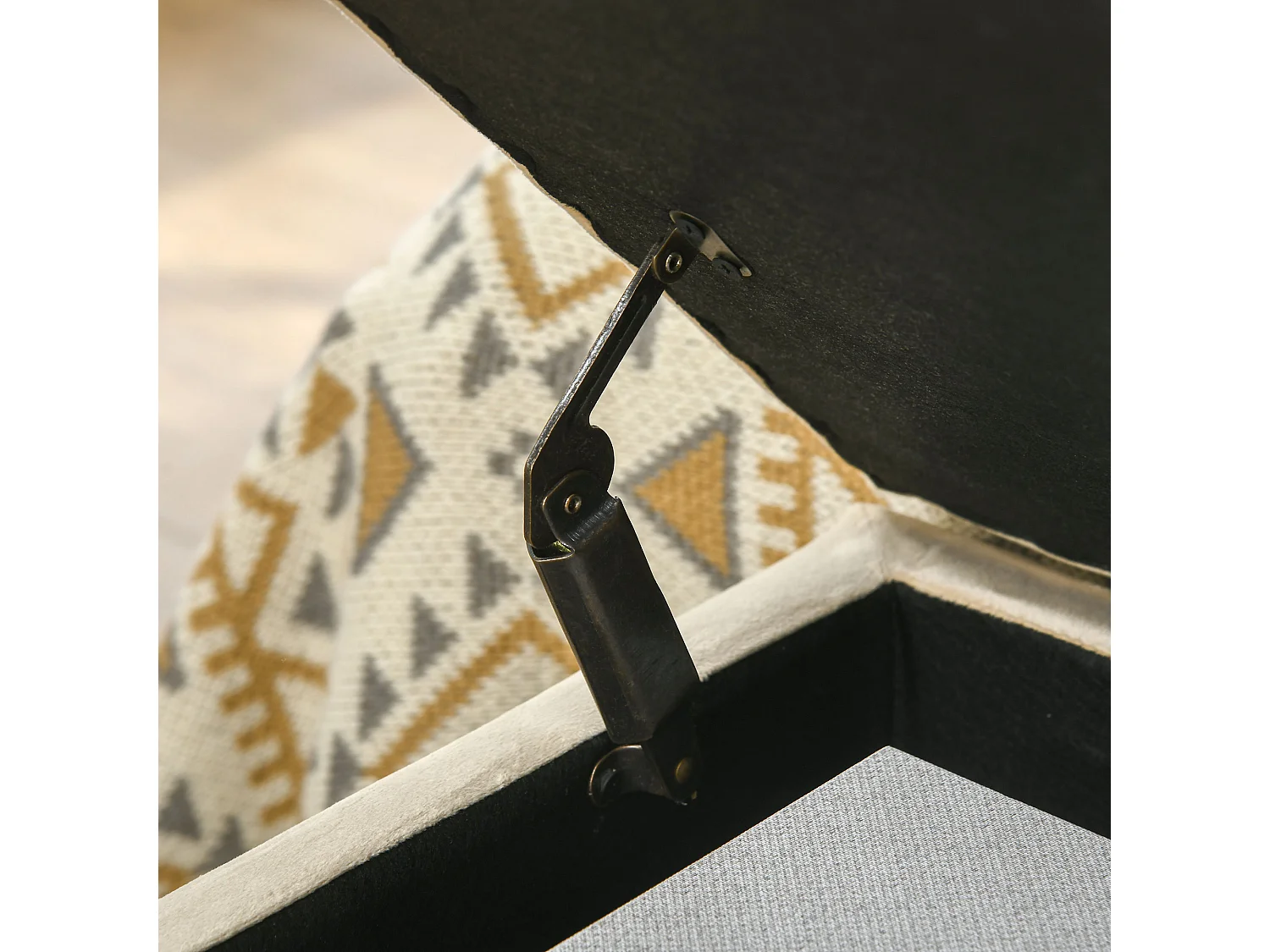 Banc de rangement capitonné, revêtement velours, pieds en acier doré, beige (110x44x49cm)