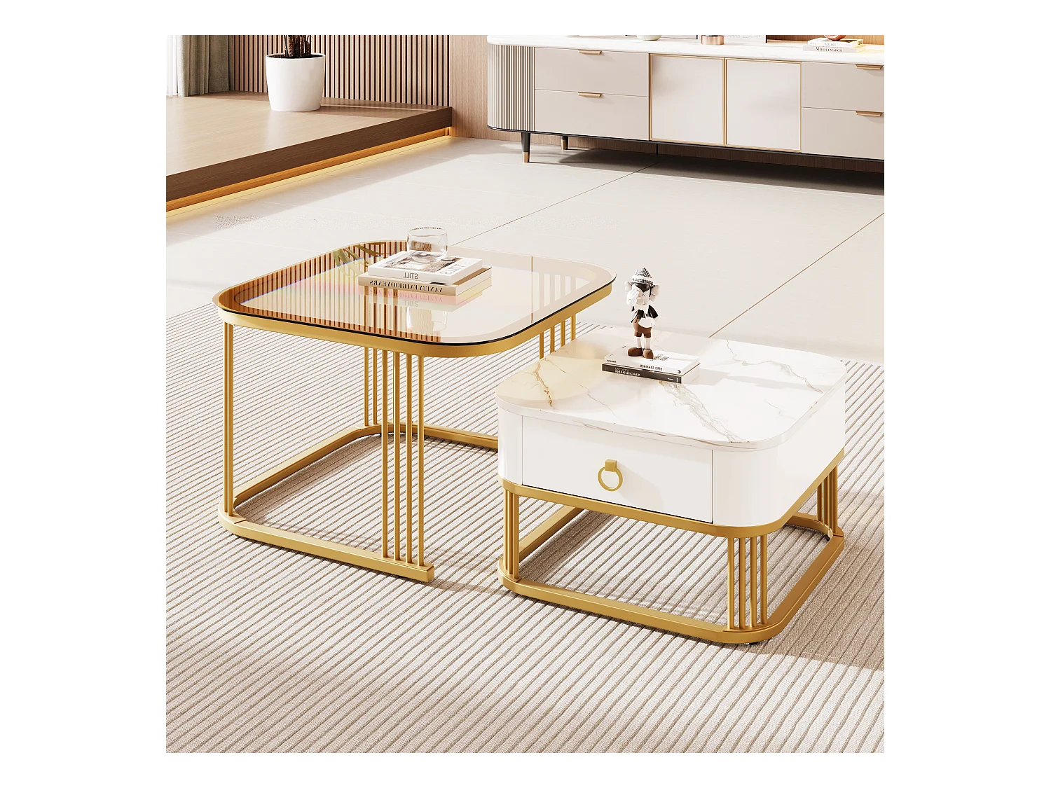 Tavolino da caffè impilabile in 2 pezzi, MDF, design moderno, con dettagli dorati, piano in vetro color tè e marmo (60x60x42,5 cm e 50x50x34 cm)