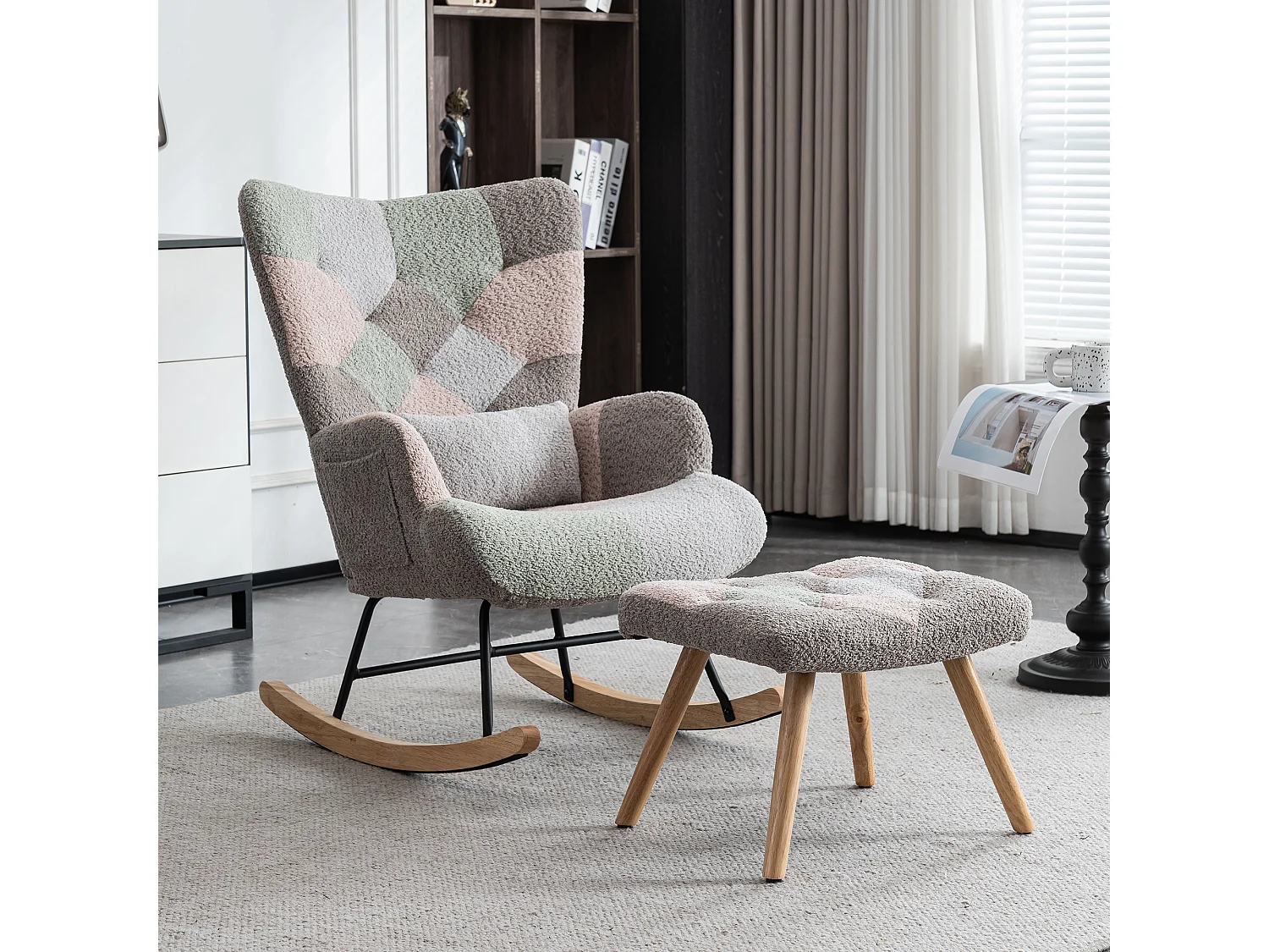 Sedia a dondolo colorata con poggiapiedi, struttura in legno, tessuto morbido, bianco (93x65x100 cm)