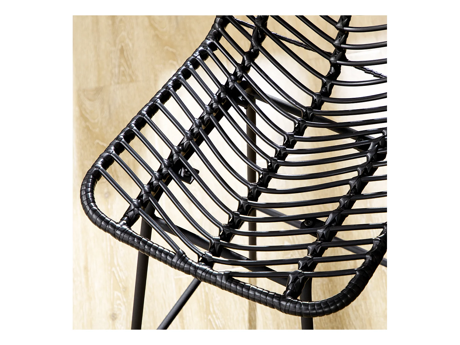 Set van 2 barkrukken, gevoerde zitting met voetensteun, metalen frame, rotan, zwart (42,5x52x102 cm)