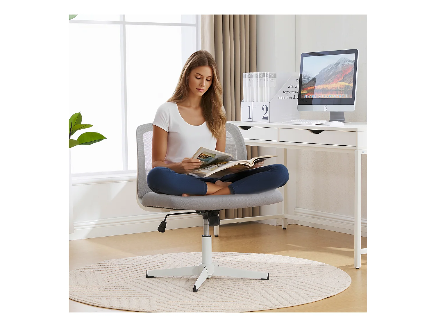 Fauteuil de bureau sans bras, dossier en mesh, siège large rembourré, inclinable et réglable en hauteur, pivotant à 360°, gris (61x55x73cm)