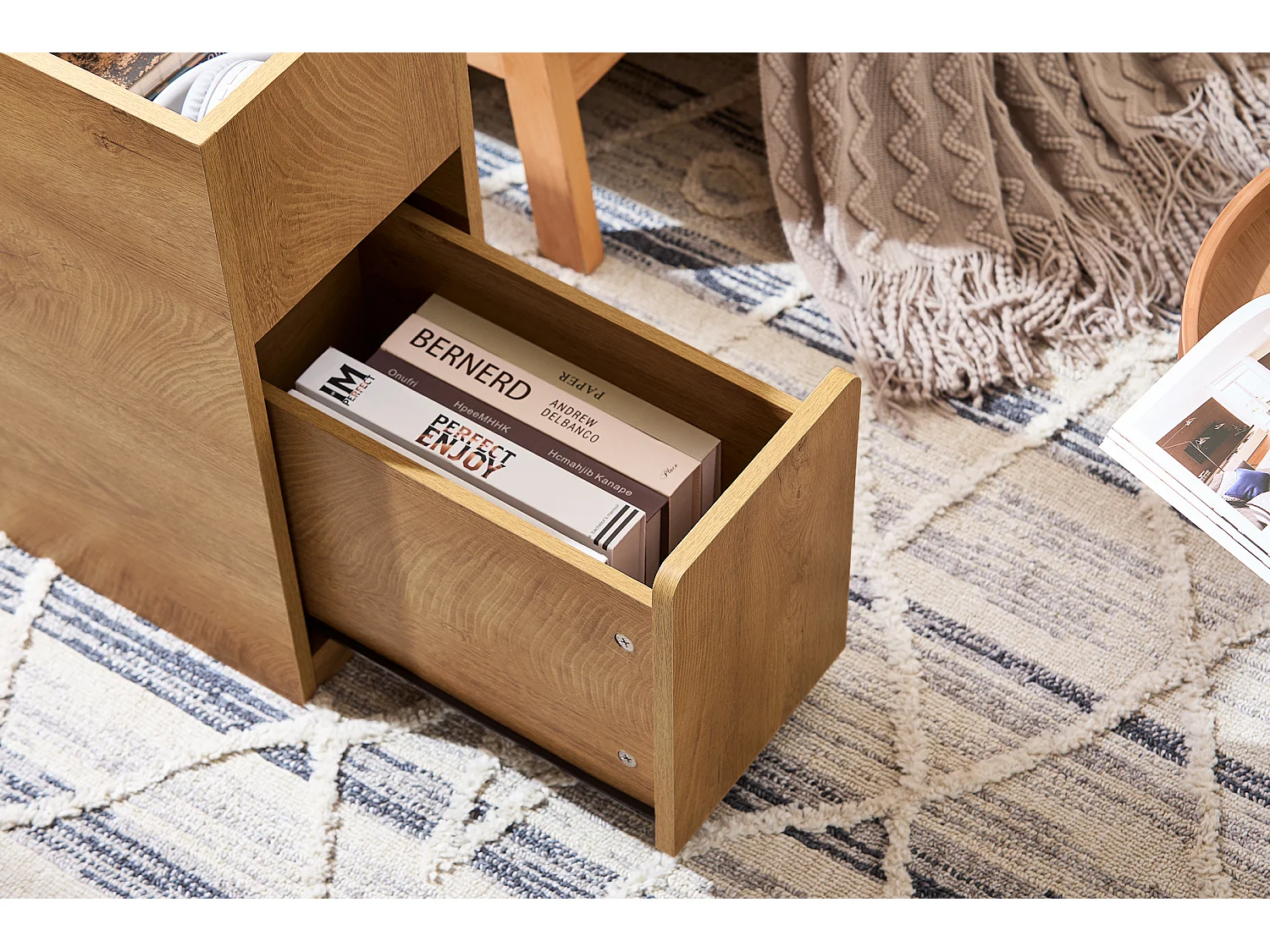 Stolik nocny z szufladą FBT158-N